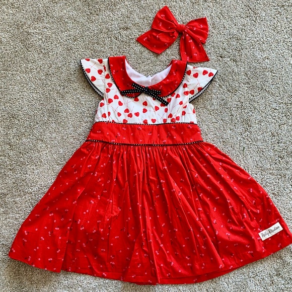 Nelly Madison fits like 4-5t Red Heart Print Dress with Bow - Picture 1 of 7